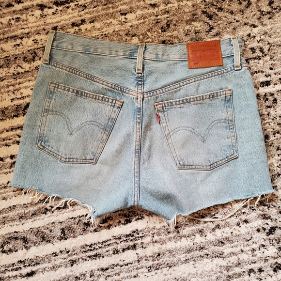 Levi's 501 denim jean shorts - Picture 5 of 8